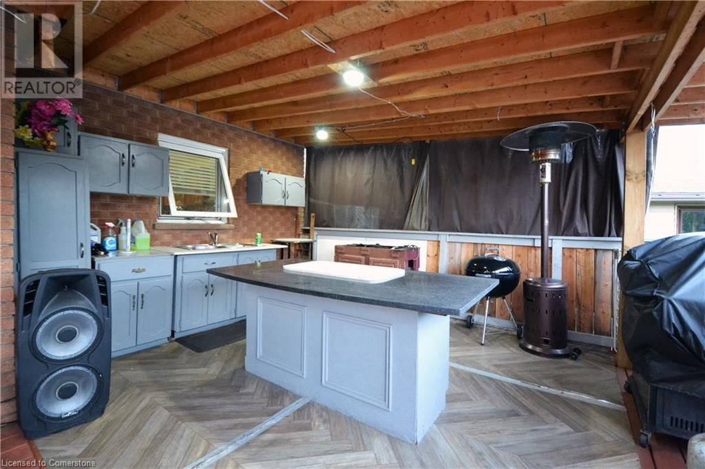 15 TALIA COURT Image 20