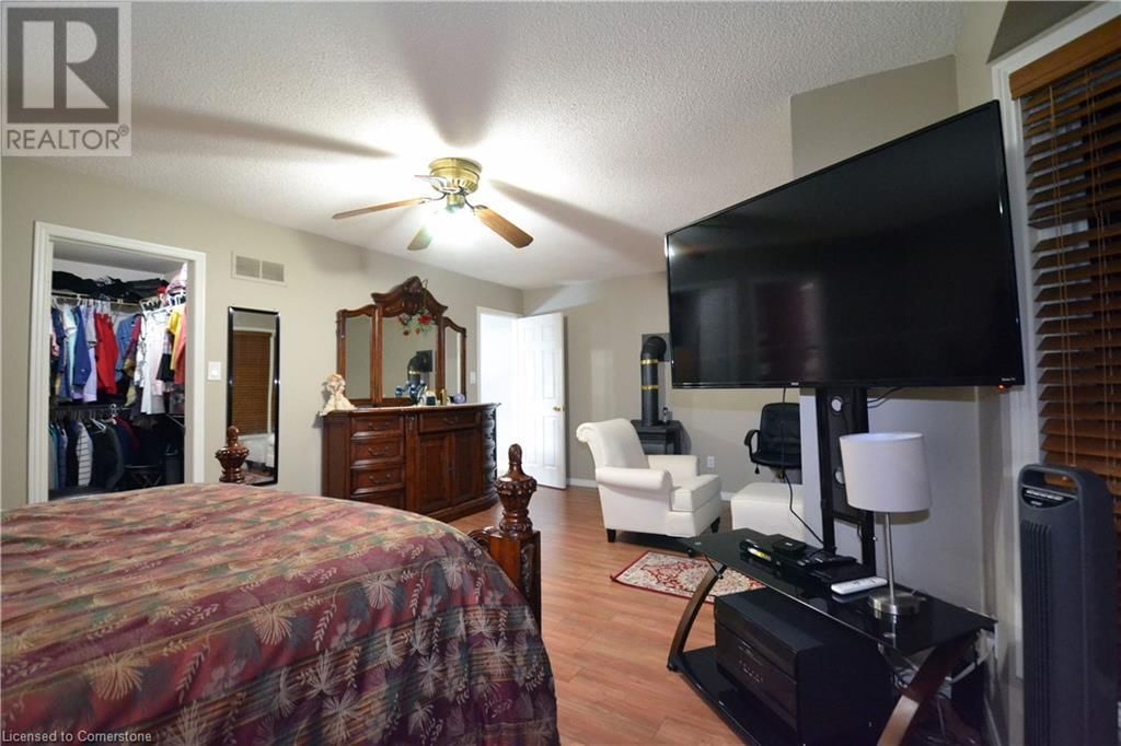 15 TALIA COURT Image 28