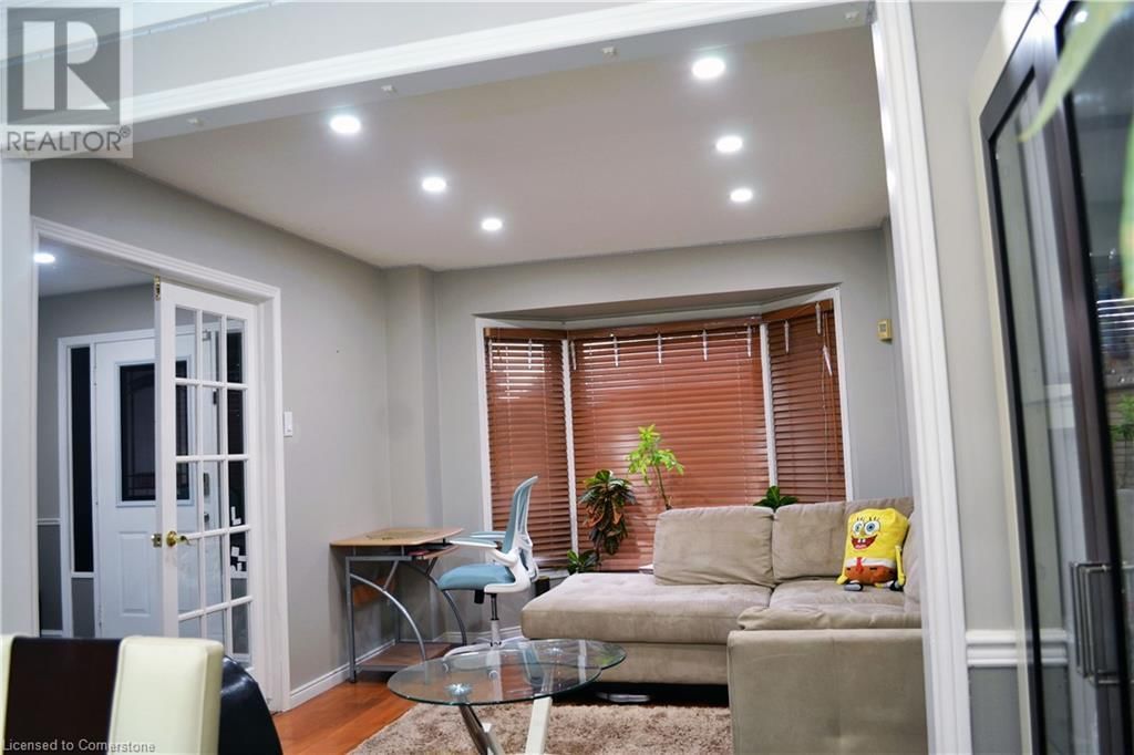 15 TALIA COURT Image 7