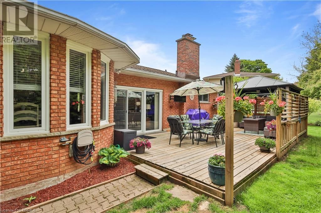 110 ALBION COURT Image 18