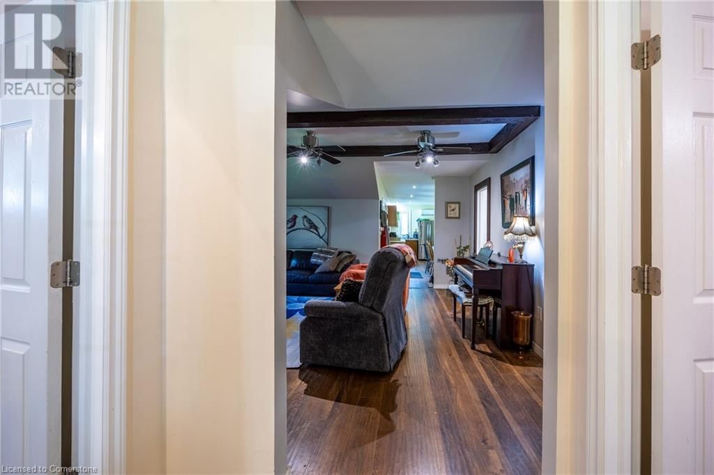 18 ADDISON STREET Image 19