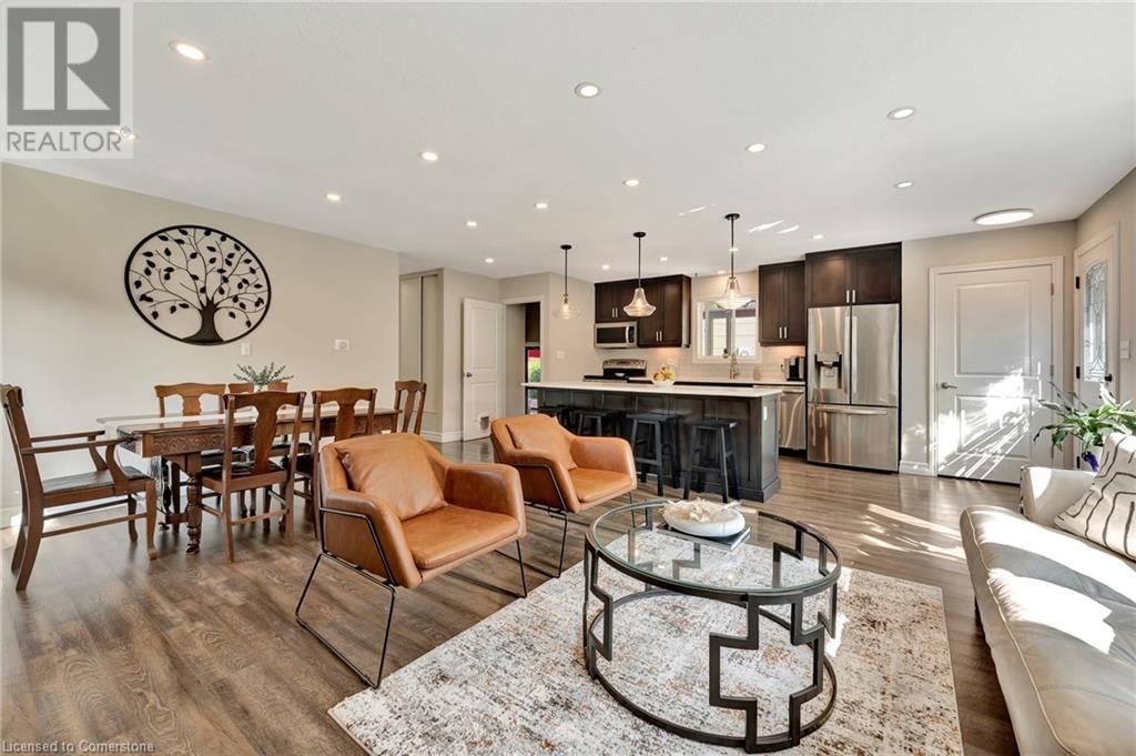 588 HIGHPOINT AVENUE Image 10