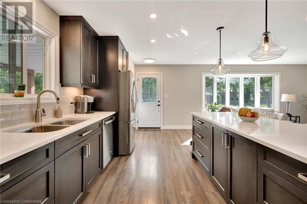 588 HIGHPOINT AVENUE Image 13