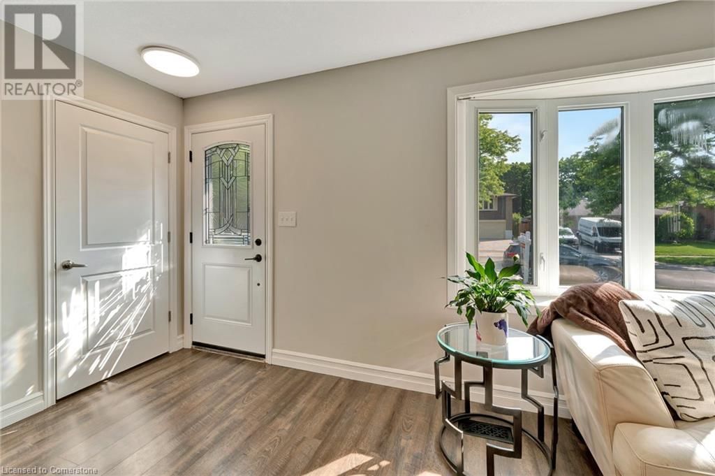 588 HIGHPOINT AVENUE Image 16