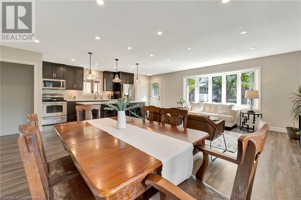 588 HIGHPOINT AVENUE Image 19