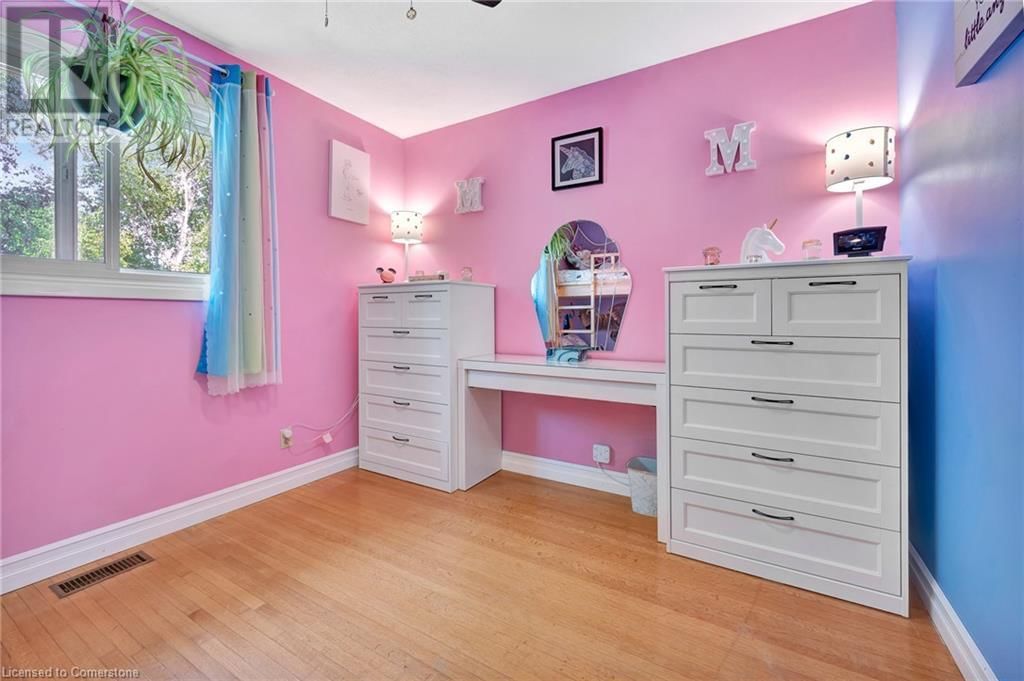 588 HIGHPOINT AVENUE Image 21