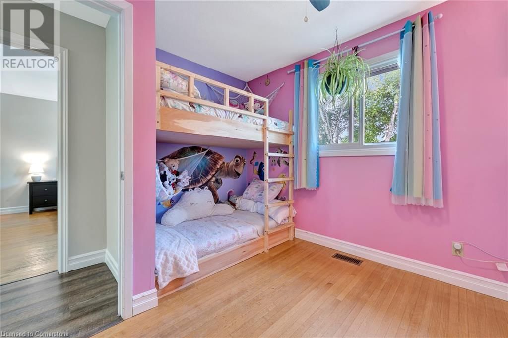 588 HIGHPOINT AVENUE Image 22