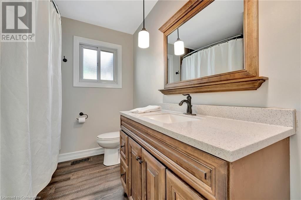 588 HIGHPOINT AVENUE Image 23