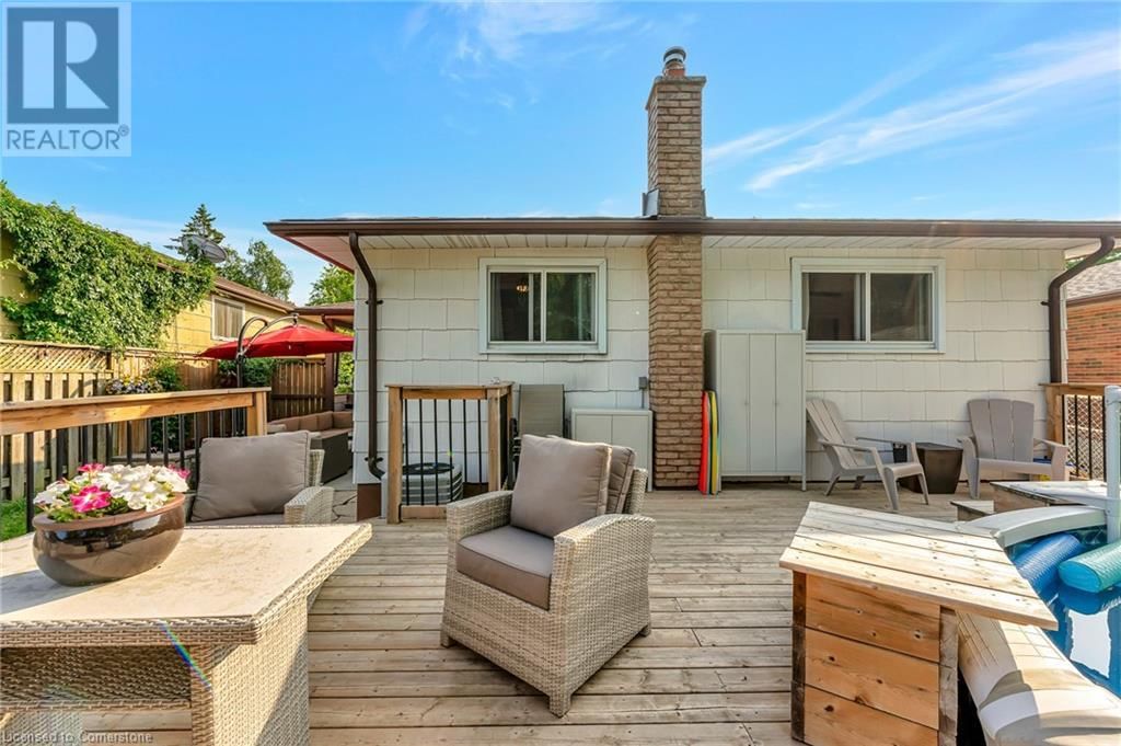 588 HIGHPOINT AVENUE Image 37