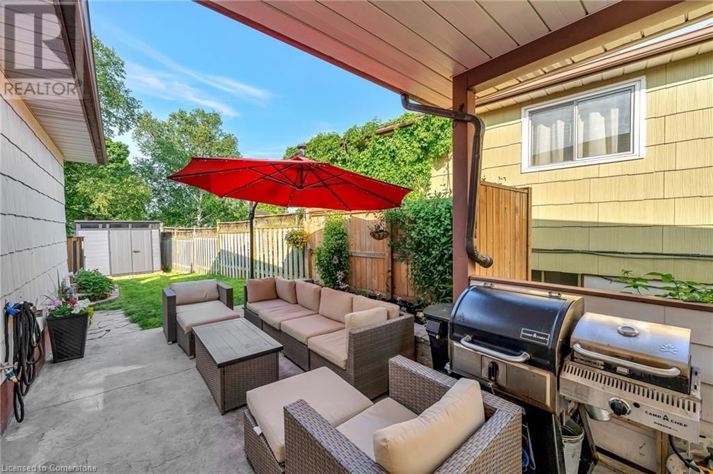 588 HIGHPOINT AVENUE Image 40