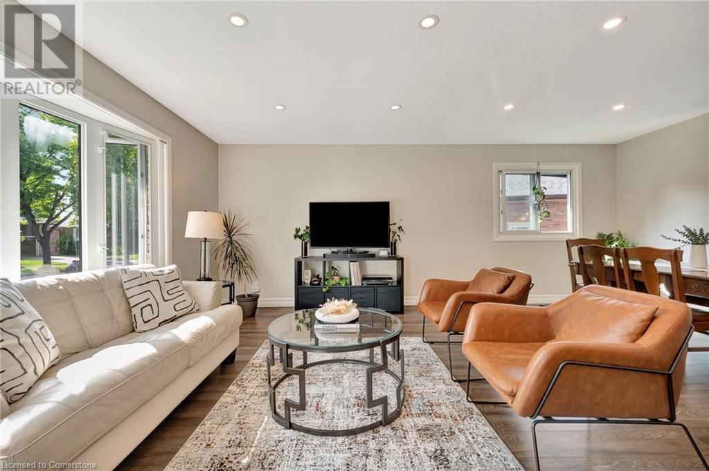 588 HIGHPOINT AVENUE Image 8