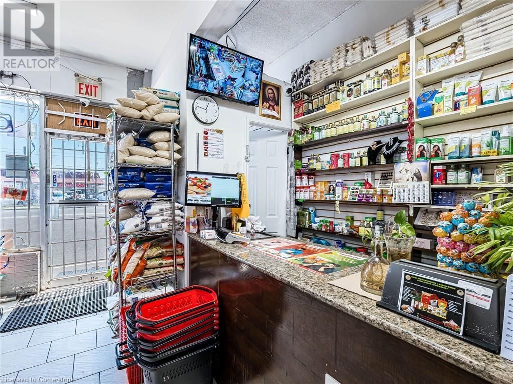 44 DEAN STREET Image 13