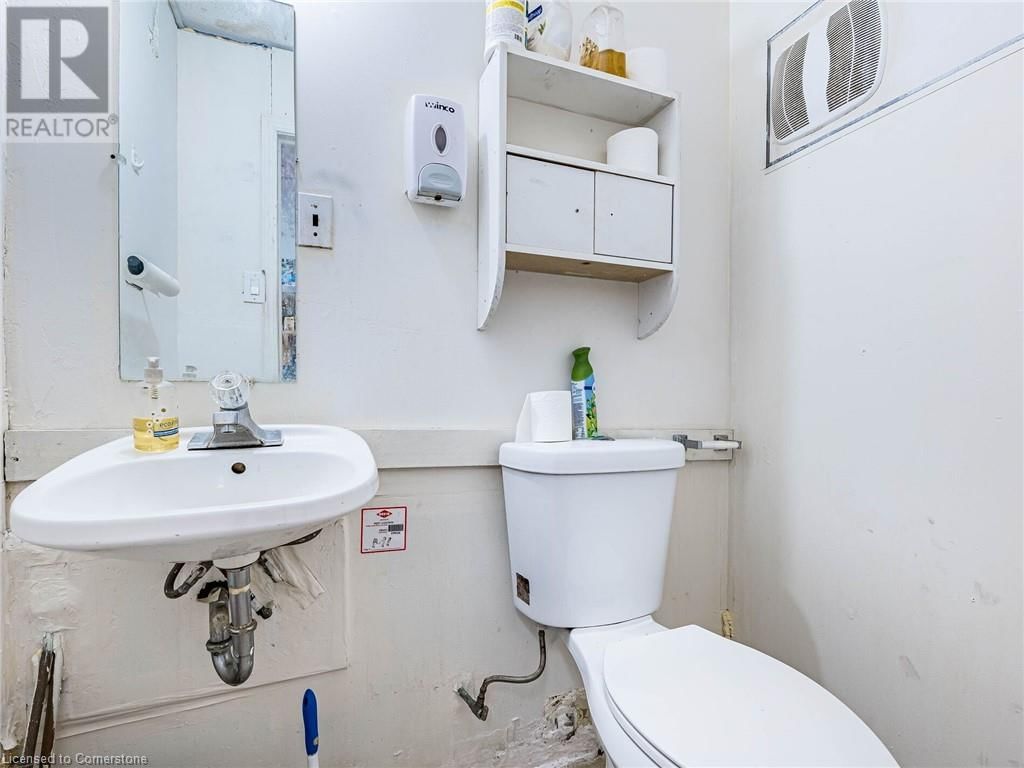 44 DEAN STREET Image 37