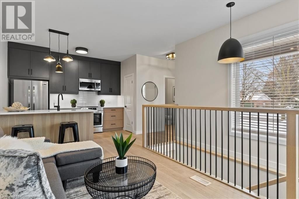 2 PIPERS GREEN COURT Image 34