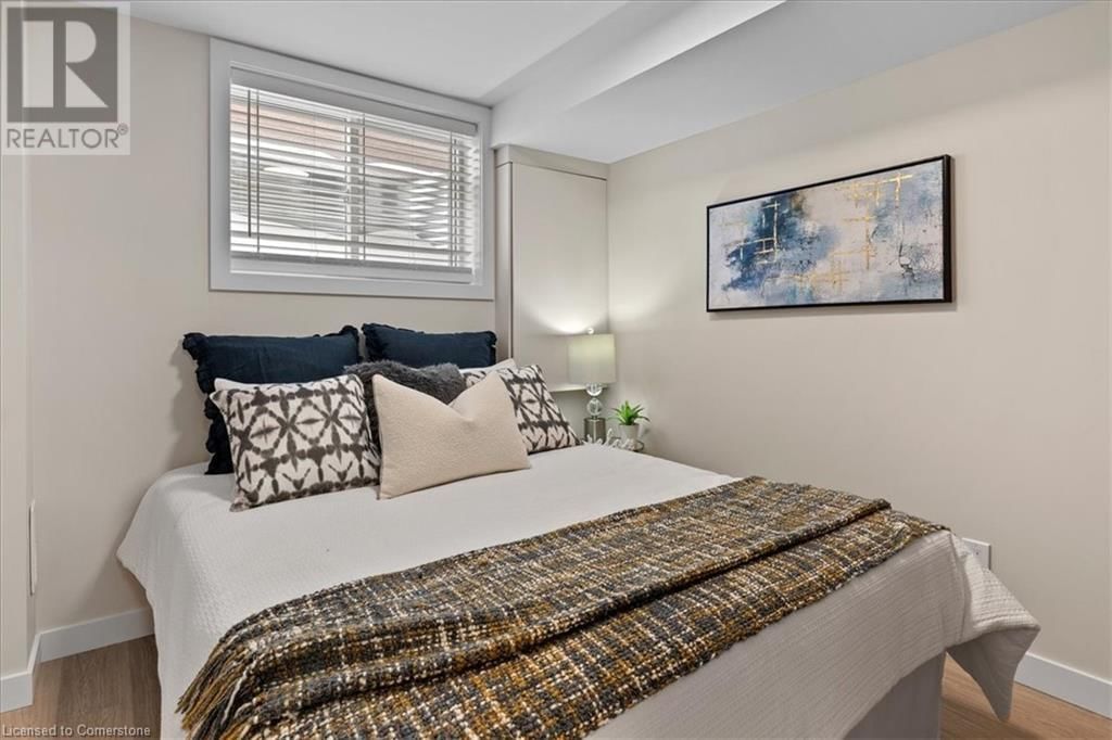 2 PIPERS GREEN COURT Image 36