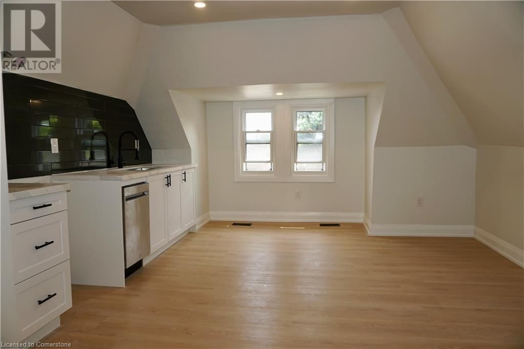 3 - 79 SANFORD AVENUE SOUTH Image 2