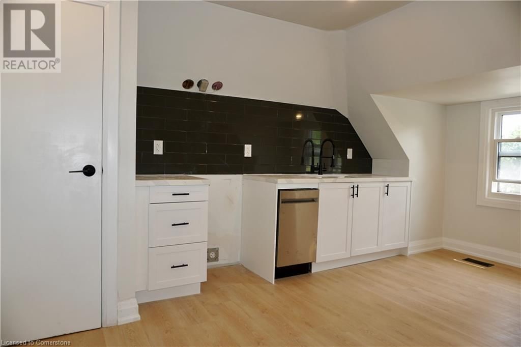 3 - 79 SANFORD AVENUE SOUTH Image 3