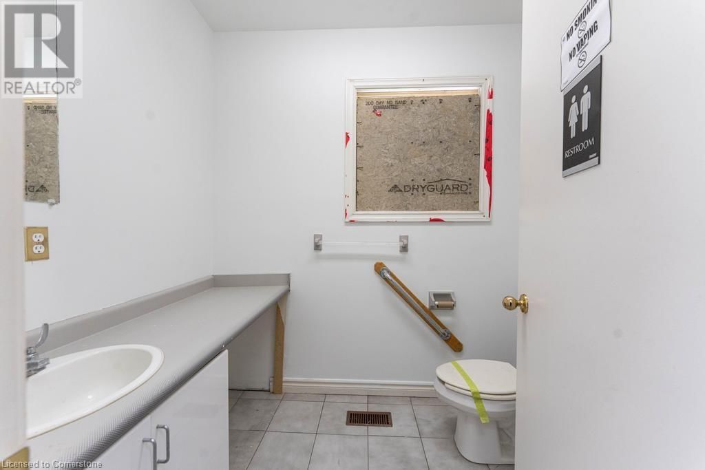 2 - 923 BRANT STREET Image 14
