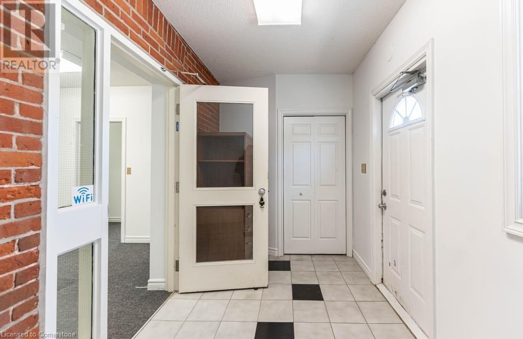 2 - 923 BRANT STREET Image 5