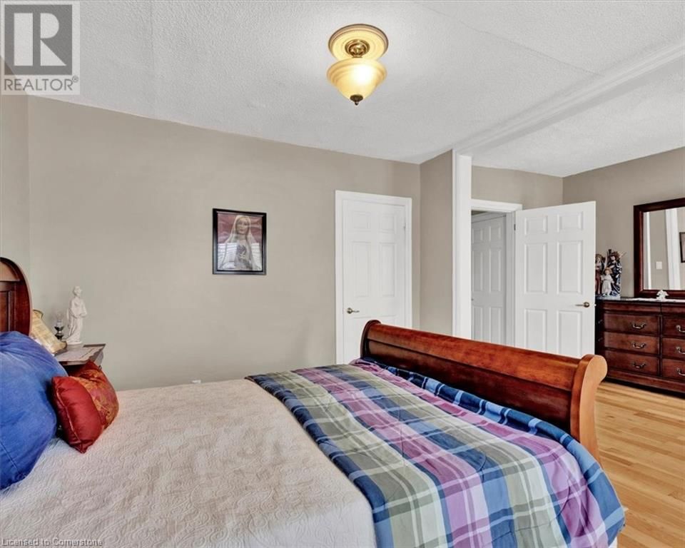 161 WENTWORTH STREET NORTH Image 18