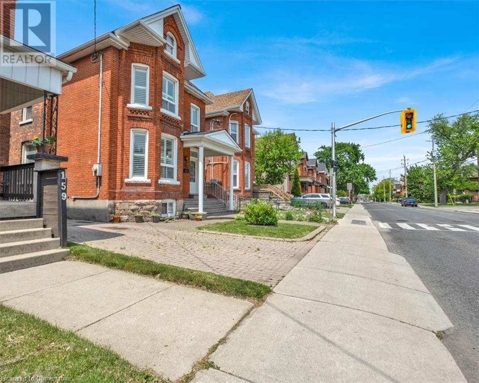 161 WENTWORTH STREET NORTH Image 2