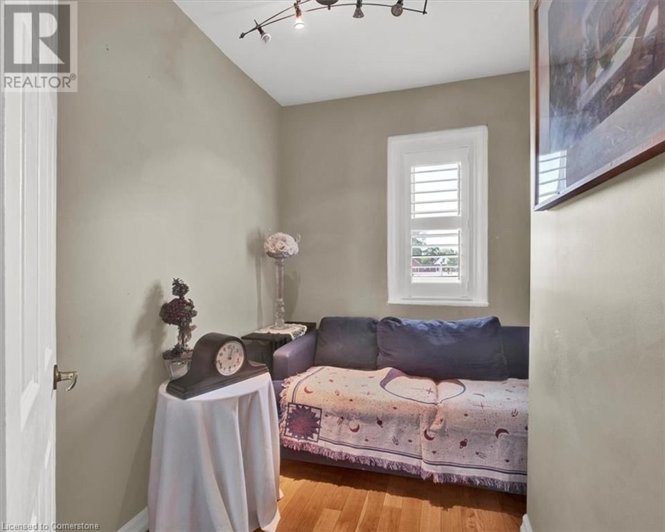 161 WENTWORTH STREET NORTH Image 21