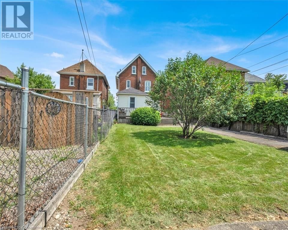 161 WENTWORTH STREET NORTH Image 26
