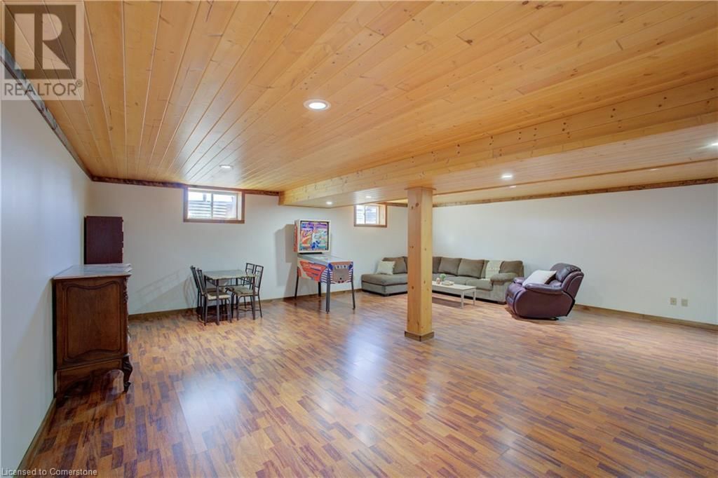 802080 GREY ROAD 40 Image 15