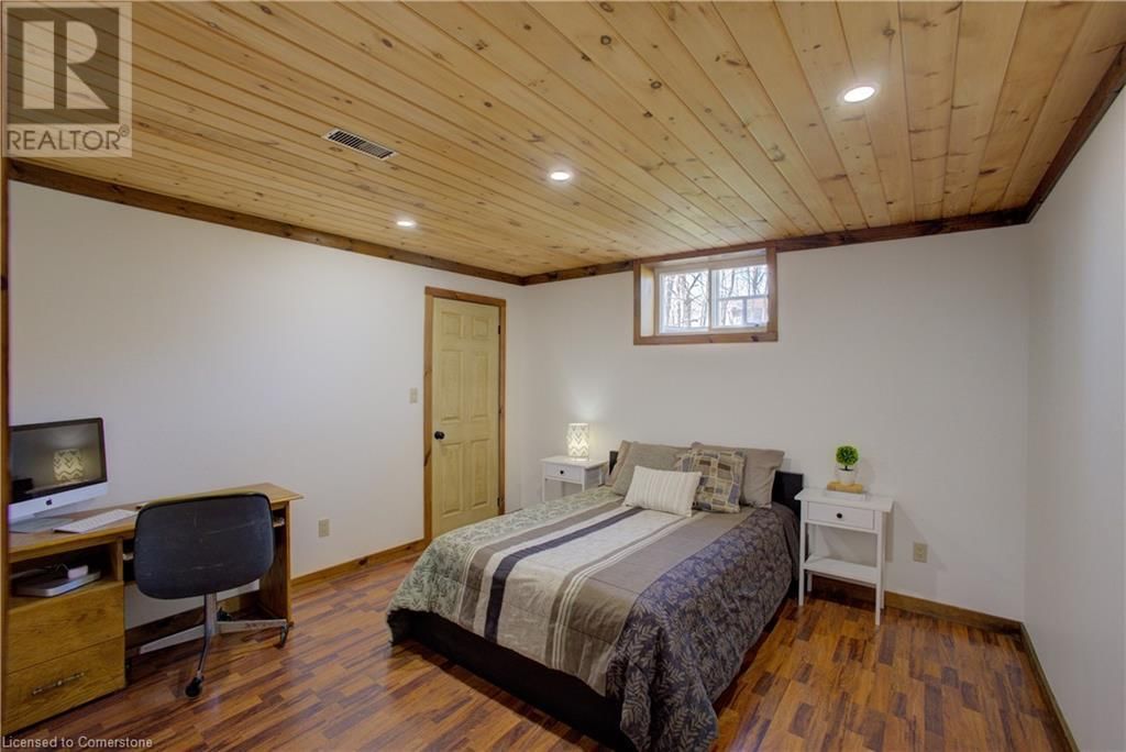 802080 GREY ROAD 40 Image 17