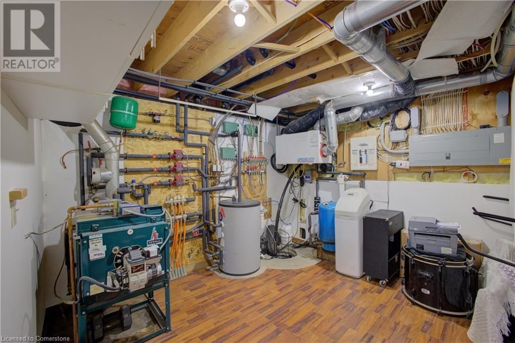 802080 GREY ROAD 40 Image 18
