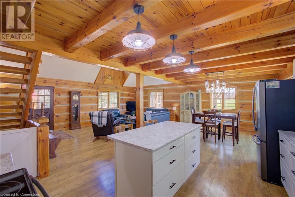 802080 GREY ROAD 40 Image 7