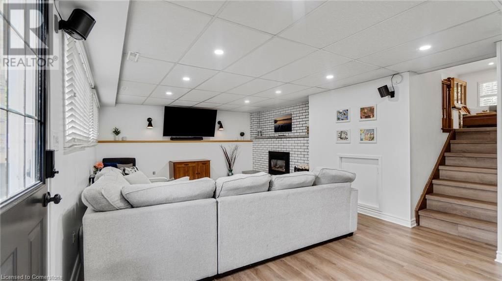 8 JESSICA DRIVE Image 25