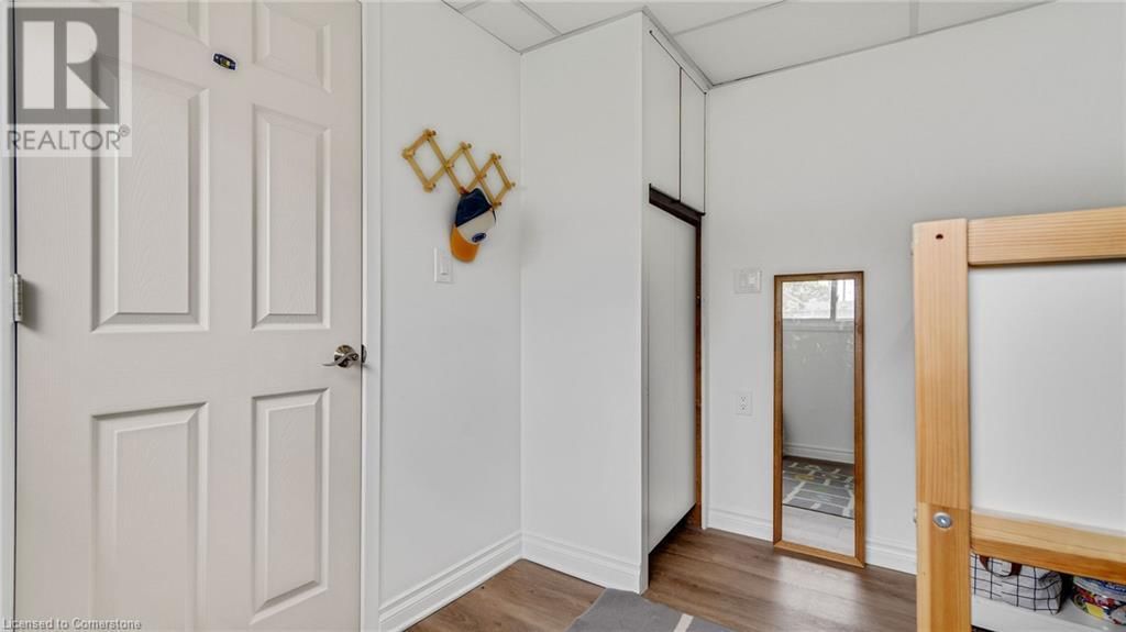 8 JESSICA DRIVE Image 30