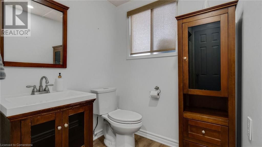 8 JESSICA DRIVE Image 32