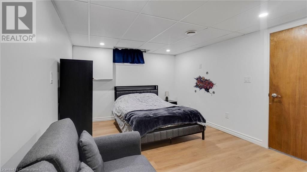 8 JESSICA DRIVE Image 33