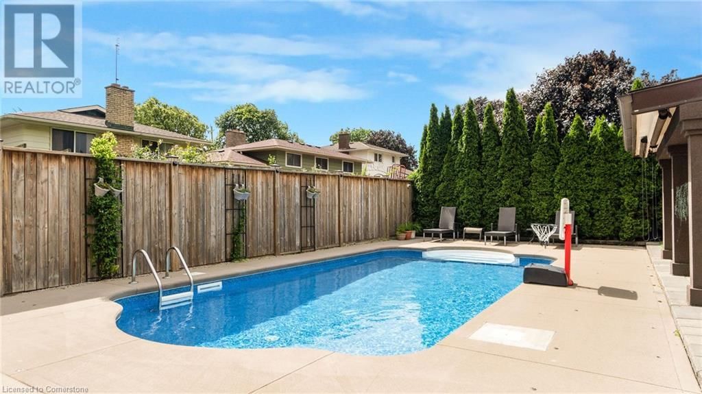 8 JESSICA DRIVE Image 40