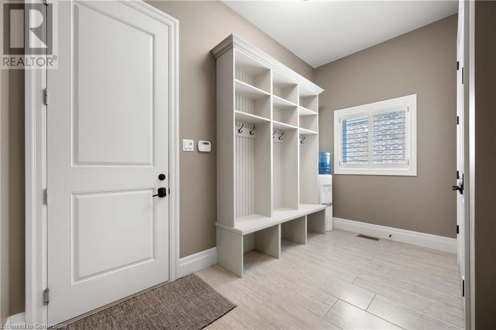546 MANOR RIDGE CRESCENT Image 23