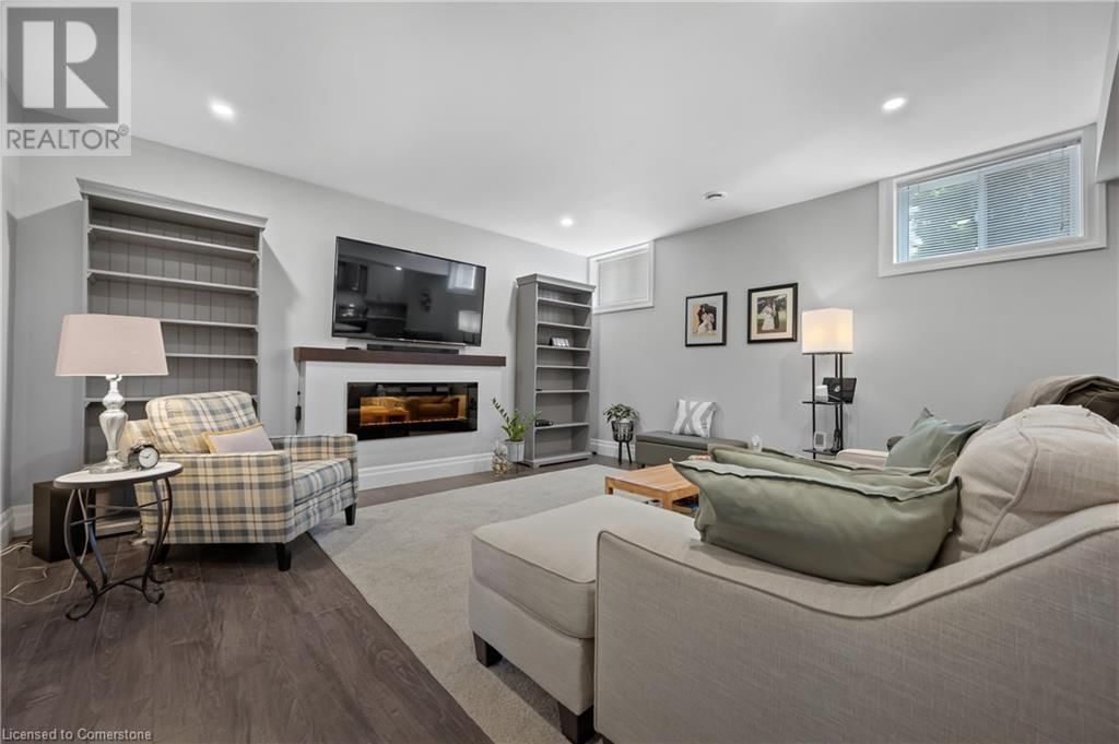 546 MANOR RIDGE CRESCENT Image 38
