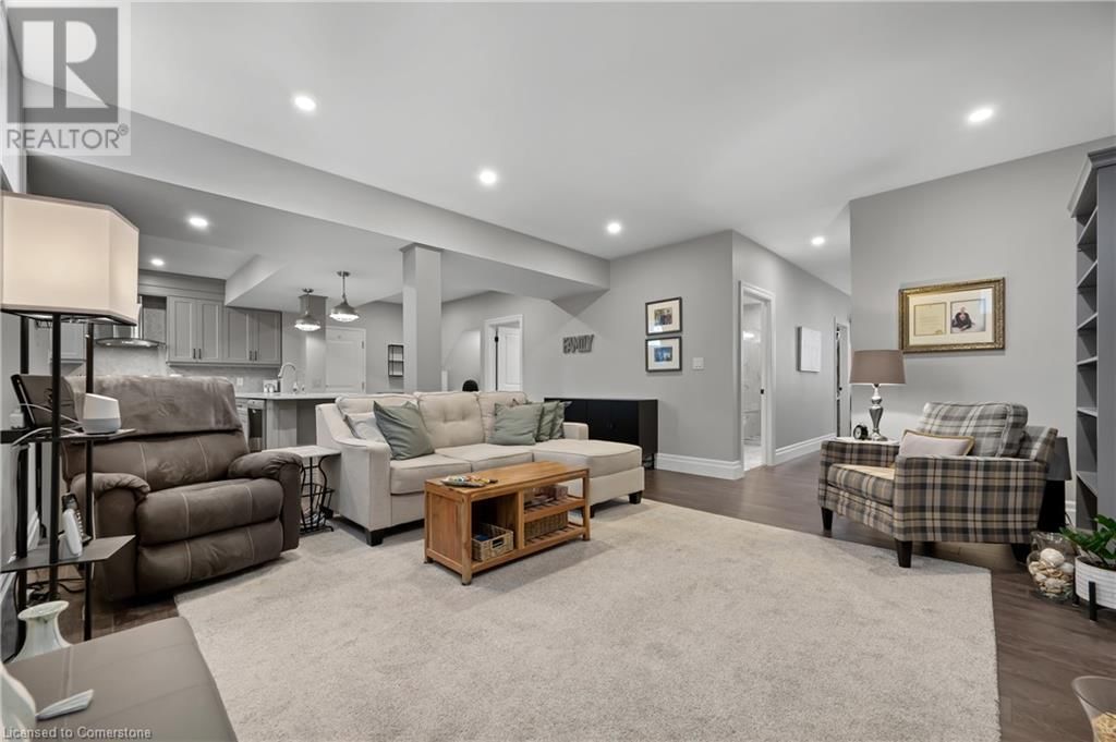 546 MANOR RIDGE CRESCENT Image 39