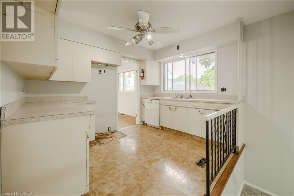234 GRAND STREET Image 8