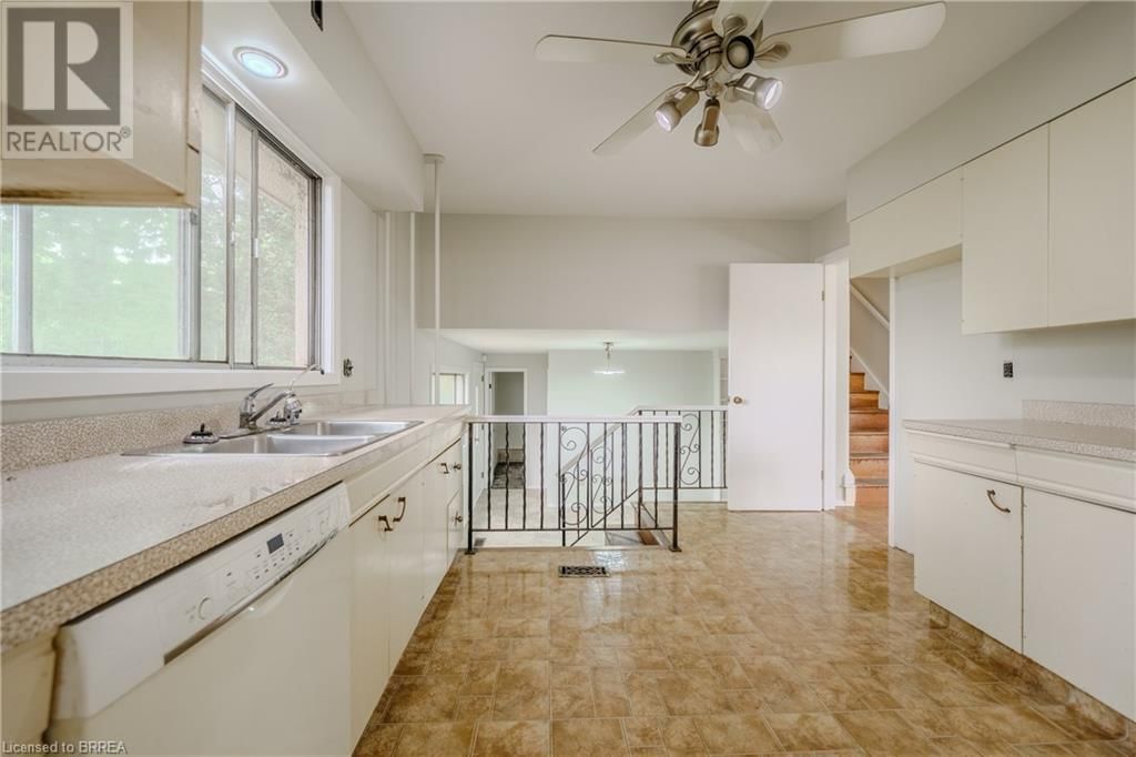 234 GRAND STREET Image 9