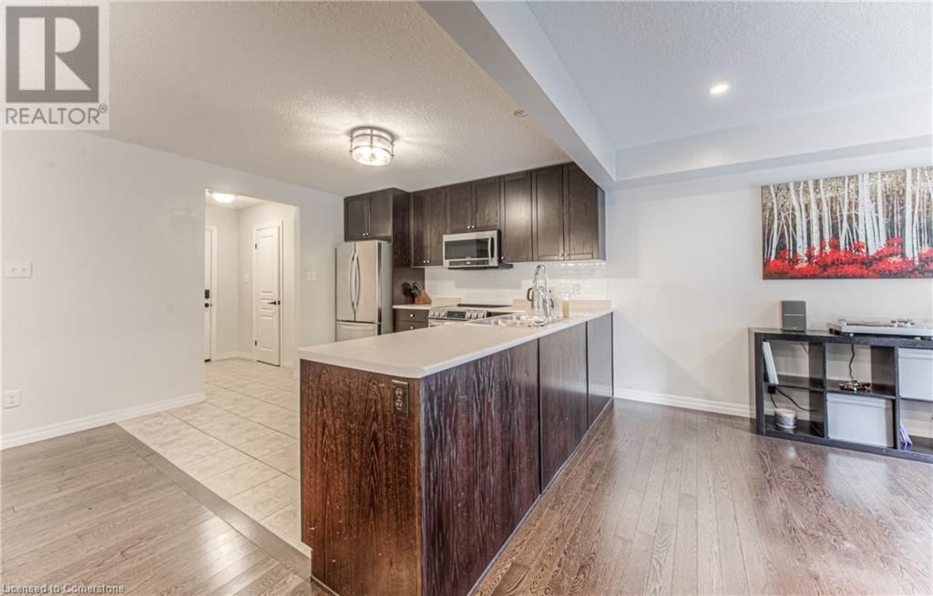403 MOORLANDS CRESCENT Image 11