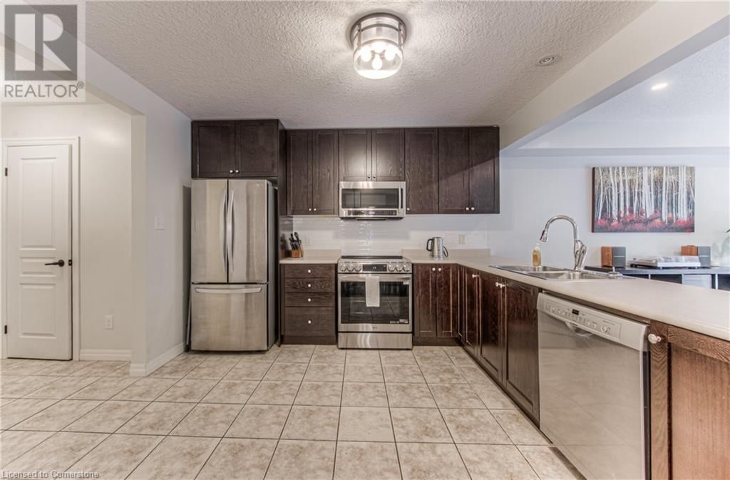 403 MOORLANDS CRESCENT Image 12
