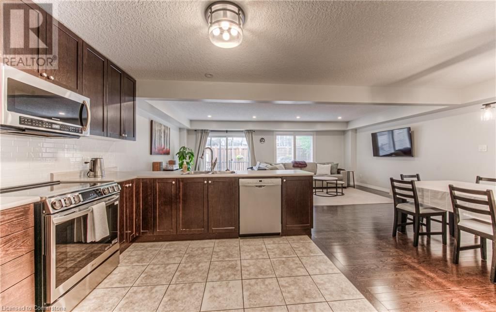 403 MOORLANDS CRESCENT Image 13