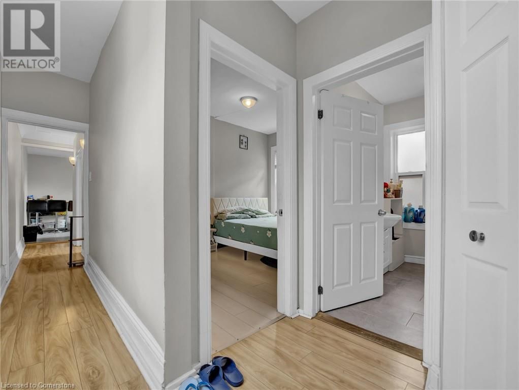 214 MARY STREET Image 14