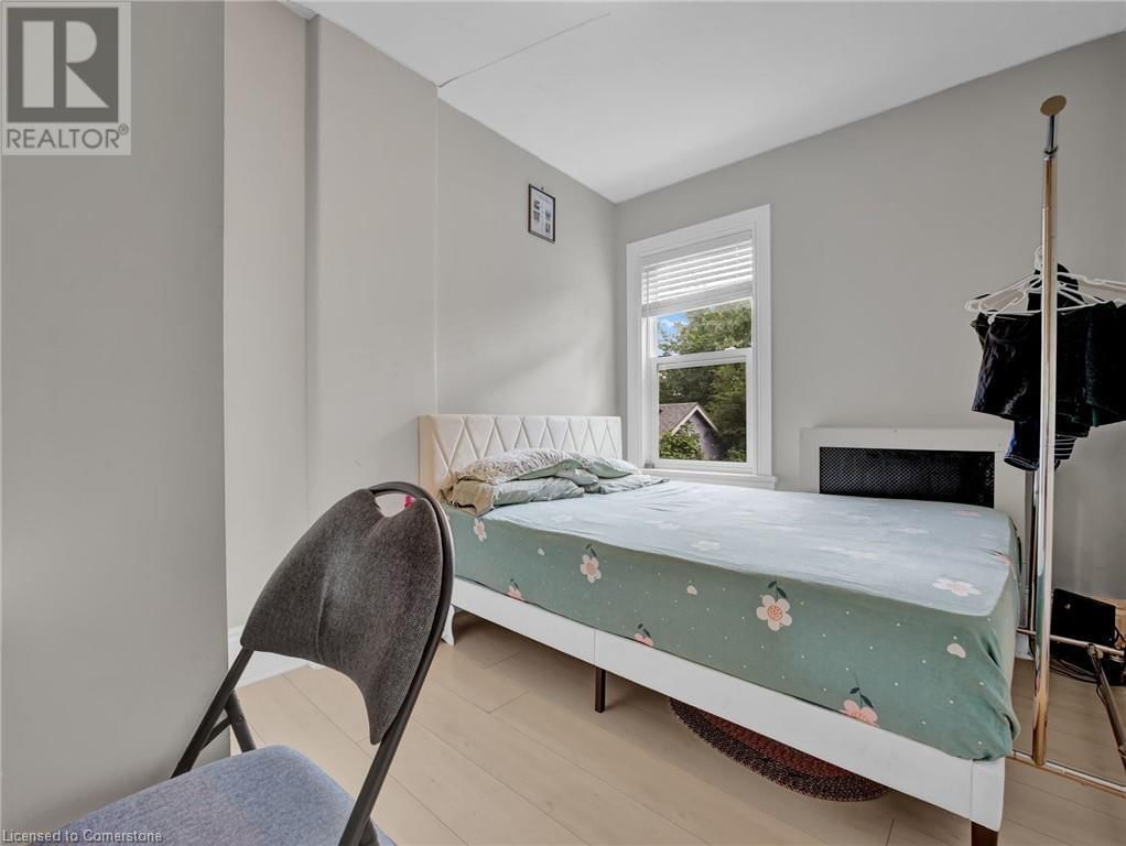 214 MARY STREET Image 16