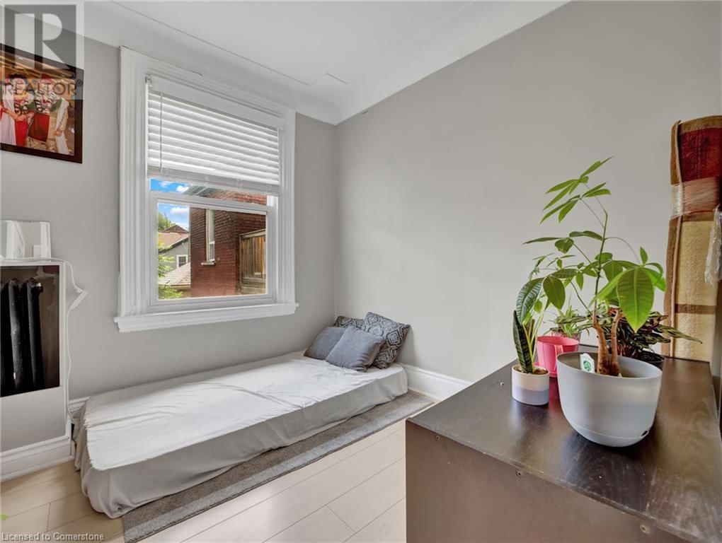 214 MARY STREET Image 17