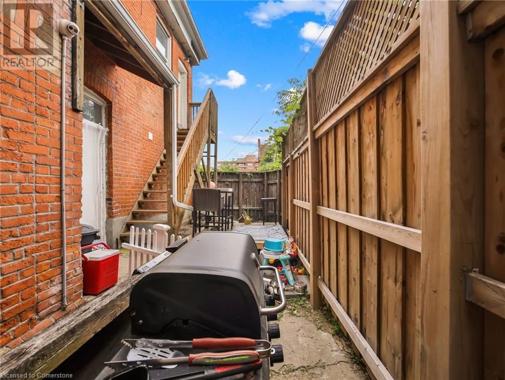 214 MARY STREET Image 39