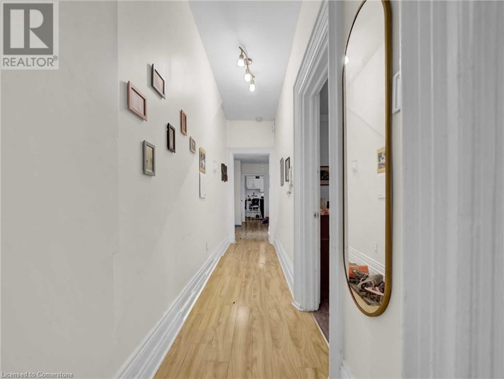 214 MARY STREET Image 4
