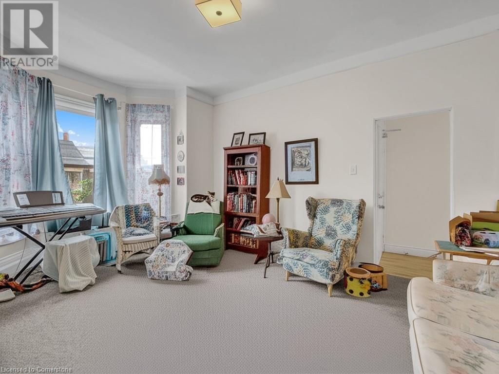 214 MARY STREET Image 6
